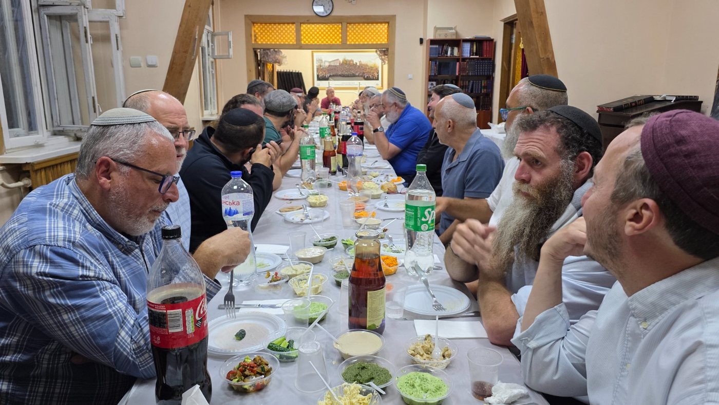 סעודה והתוועדות